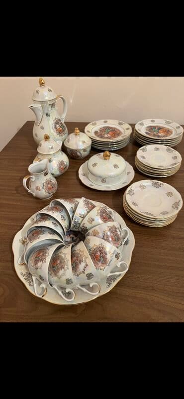 Чайный сервиз на 12 персон, производство ГДР оригинал . Состоит из