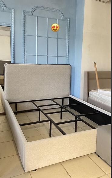 Уютная двуспальная кровать-основание с мягким изголовьем. - Каркас