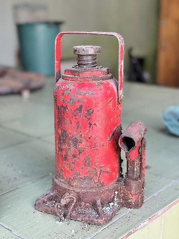 Домкрат гидравлический «бутылочного» типа