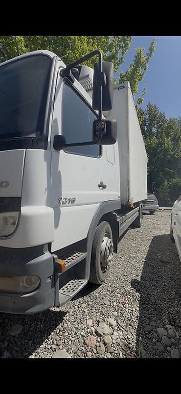 atego 818: Грузовик, Mercedes-Benz, Стандарт — 2