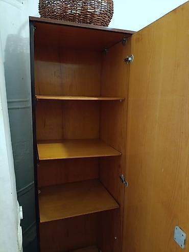 Шифоньеры, шкафы для одежды: Шкаф-пенал с распашной дверцей. занимает мало места, очень — 3