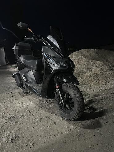 motor cycle: Обмен на айфон 14 про макс и выше ⬆️ Скутер/макси-скутер черного — 2