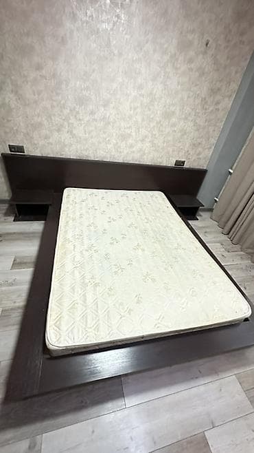 кровать двуспальняя: Двуспальная кровать, Б/у, С матрасом, длина - 200 см — 3