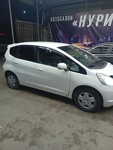 Продажа авто: Honda Fit: 2008 г., 1.5 л, Автомат, Бензин, Хэтчбэк — 4