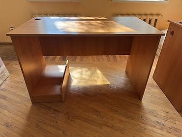 стол угалок: Компьютерный стол, Б/у, С полками — 4