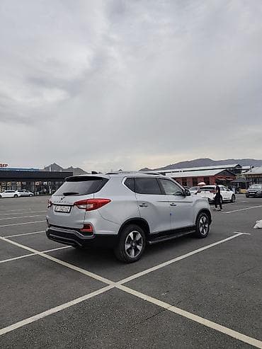 люк на машине: Ssangyong Rexton: 2017 г., 2.2 л, Автомат, Дизель, Внедорожник — 3