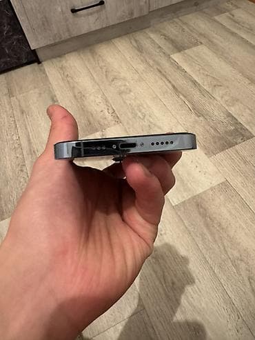 Техника и электроника: IPhone 13 Pro, 256 ГБ Характеристики по скриншотам настроек: - — 4