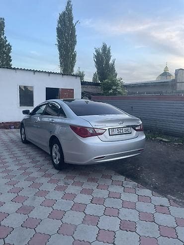 салон соната: Hyundai Sonata: 2011 г., 2 л, Автомат, Газ, Седан — 5