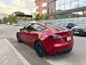 byd e2 2021: Tesla Model Y: 2020 г. — 5