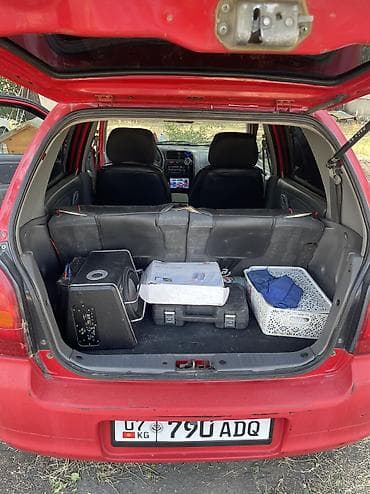 калганы: Suzuki Alto: 2004 г., 1.1 л, Кол менен иштөөчү, Бензин, Хетчбек — 8