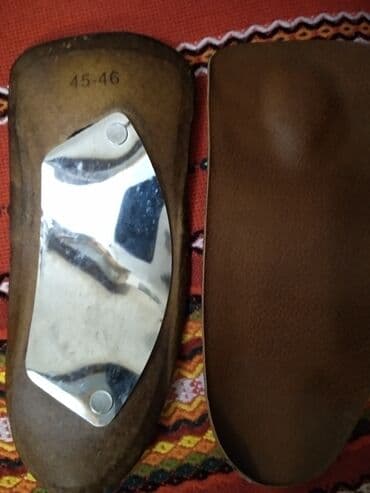срочно продаю в связи с переездом: Ортопедические стельки, кожаные размер 46. Одевались один раз — 2