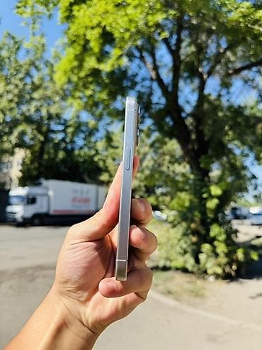 Торг уместен! IPhone 15 Pro, 256 гб титановый корпус (Natural — 5