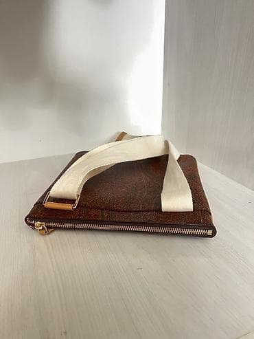 барсетки майкл корс: Барсетка - Формат: вертикальная планшетка/кроссбоди. - Материал — 2