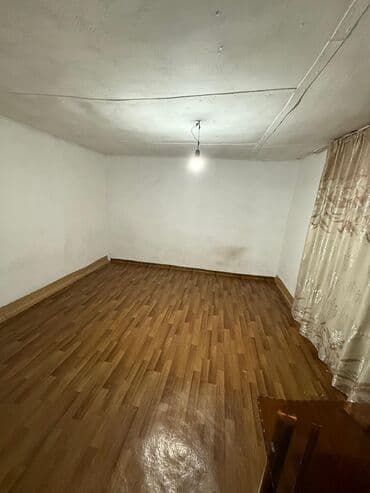Үйдү ижарага алам: 30 м², 2 бөлмө, Жертөлө, ороо, Забор, тосулган — 2