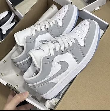 Женская обувь: Кроссовки низкие Nike Air Jordan 1 Low, цветовая схема — 1