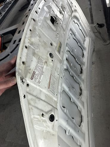 торг у капота: Капот Toyota, Оригинал — 3