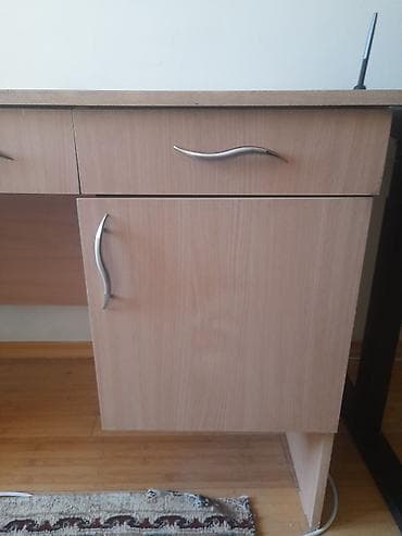 Столдор: Компьютердик үстөлү, Текчелери бар — 2