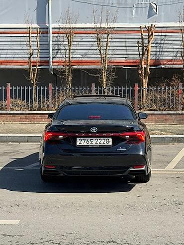 Продажа авто: Toyota Avalon: 2021 г., Гибрид, Седан — 4