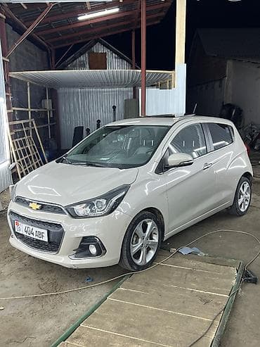 Chevrolet Spark: 2017 г., 1 л, Вариатор, Бензин, Кроссовер — 1