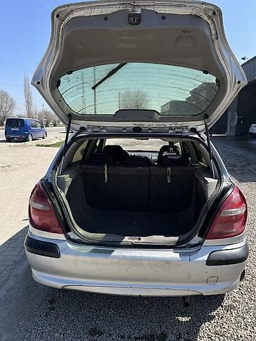 нисана: Nissan Almera: 2002 г., 1.8 л, Механика, Бензин, Хэтчбэк — 6