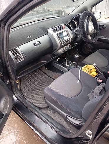 Honda Fit: 2002 г., 1.3 л, Вариатор, Бензин, Хэтчбэк — 3