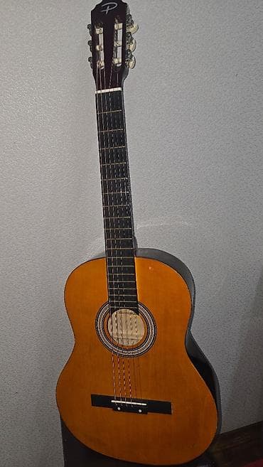 ударный инструмент: 🎸 Продаётся классическая гитара Parquer Состояние хорошее, всё — 6