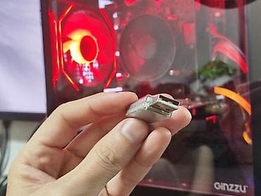 ipad 8th: Продаю флешку на 4 гб. Пользуюсь мало. Купить можно строго по будням — 3