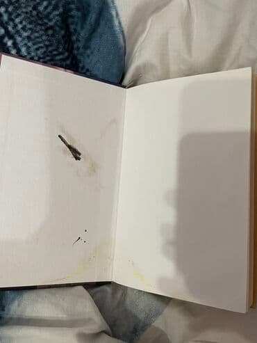 книга javascript: Продается книга в очень хорошем состоянии,но есть маленький — 3