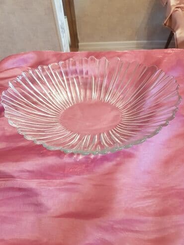 стеклянный стол для кухни: Стеклянное блюдо/салатник круглой формы. - Материал: прозрачное — 1