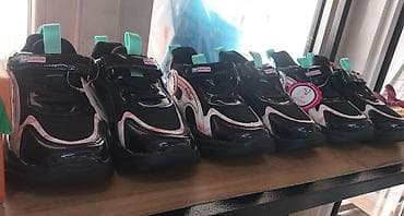 one plus 5: Сдаю под бизнес торговую точку 3 стелажжа с детской и подростковый — 9