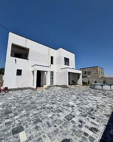 4 комнаты: 🏡 Срочно продаётся 2-этажный 5-комн. дом в Байтик VIP! 🟩 Площадь дома — 1