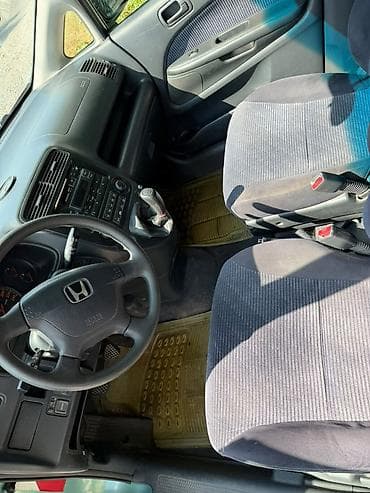 кю 7: Honda Stream: 2001 г., 1.7 л, Механика, Бензин, Минивэн — 5