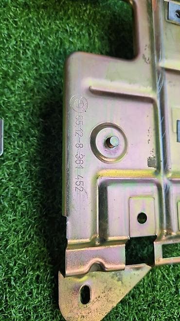 е38: Кранштэйны блоков в багажнике е39 е38 65 12 —-8 361 452 — 4