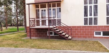 арендовать дом: Сдаю квартиру в ЦО "Лазурный берег" 70 квадратов: спальня кухня — 8