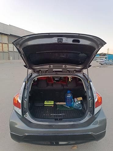 corolla levin: Toyota Prius C: 2017 г., 1.5 л, Вариатор, Гибрид, Хэтчбэк — 3