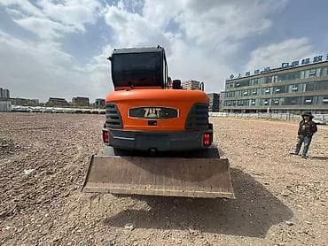 e6 3: Экскаватор, Колесный — 4