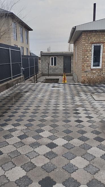 дом матросова: Продаётся жилой дом с благоустроенным двором. дом 130 м. кв. 4 сотый — 1