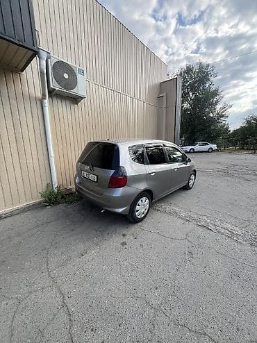 Honda Fit: 2004 г., 1.5 л, Вариатор, Бензин, Хэтчбэк — 5