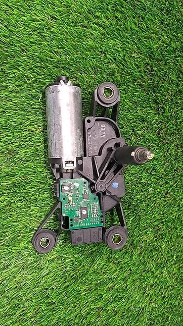 imac 2011: Мотор заднего стеклоочистителя BMW X5 e53 Номер —-05 Состояние — 3