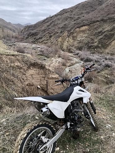 Кумурска мотороллер: Питбайк/эндуро мотоцикл, белый пластик, предназначен для бездорожья — 3