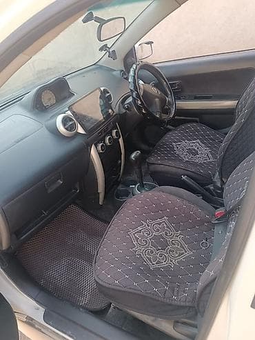 Toyota Ist: 2002 г., 1.5 л, Автомат, Бензин, Хэтчбэк — 5