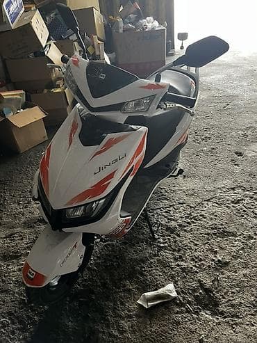 мопеды м8: Скутер JINLI (белый с оранжевыми акцентами) - Компактный городской — 1