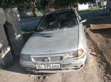 Транспорт: Opel : 1997 г., 1.5 л, Механика, Бензин, Хэтчбэк — 2