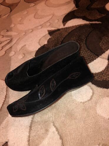 Замшевые шлепанцы 41 размер в хорошем состоянии 500 сом