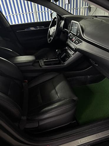 mersedes e 210: Hyundai Grandeur: 2022 г., Седан — 6