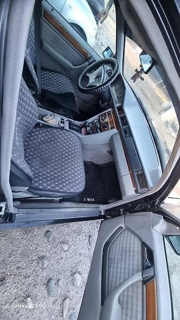 а 190: Mercedes-Benz W124: 1993 г., Седан — 5