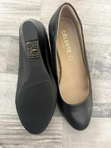 базовый: Туфли на скрытой танкетке CELESTE - Классические черные туфли-лодочки — 2