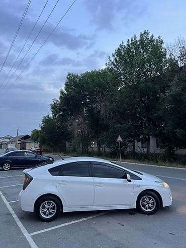машина жентра: Toyota Prius: 2010 г., 1.8 л, Вариатор, Гибрид, Хэтчбэк — 4