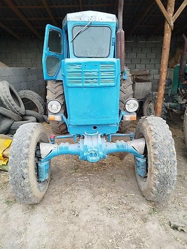 трактора т 40: Трактор колесный, с кабиной, окраска синим цветом. Основные — 2