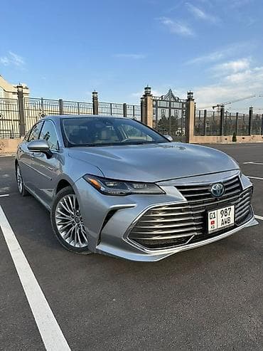 Toyota Avalon: 2020 г., 2.5 л, Вариатор, Гибрид, Седан — 2